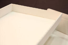 Réalisation de caissettes en carton ondulé (IRIPACK ST 120g) Réalisation de caissettes en carton ondulé (IRIPACK ST 120g)